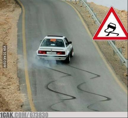 8 Kelakuan absurd orang ikuti aturan ini bikin nyengir