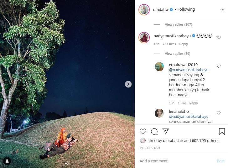 Dinda Hauw unggah foto mesra, komentar Nadya Mustika jadi sorotan