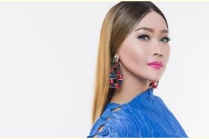 6 Penampilan jadul Inul Daratista saat manggung, bikin pangling