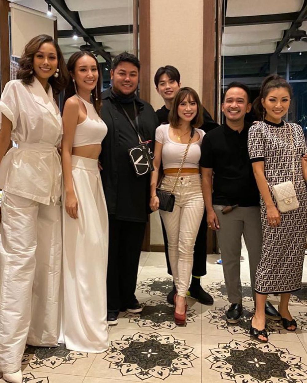 8 Momen perayaan ulang tahun Sarwendah ke-31, dapat kado segunung