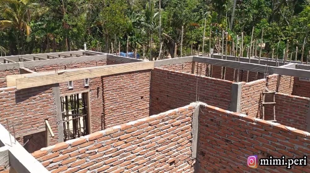 Nabung 4 tahun, Mimi Peri bangun rumah untuk ibunya di kampung