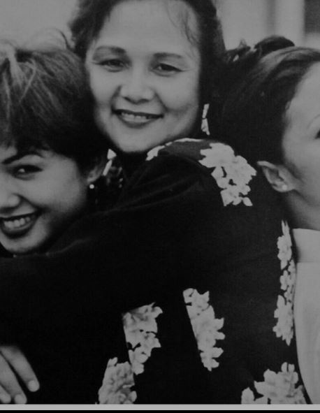 8 Potret lawas Yuni Shara & Krisdayanti, kompak sedari kecil