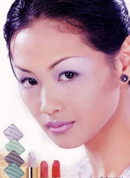 8 Potret Indah Kalalo saat awal karier, bukti cantik sejak dulu