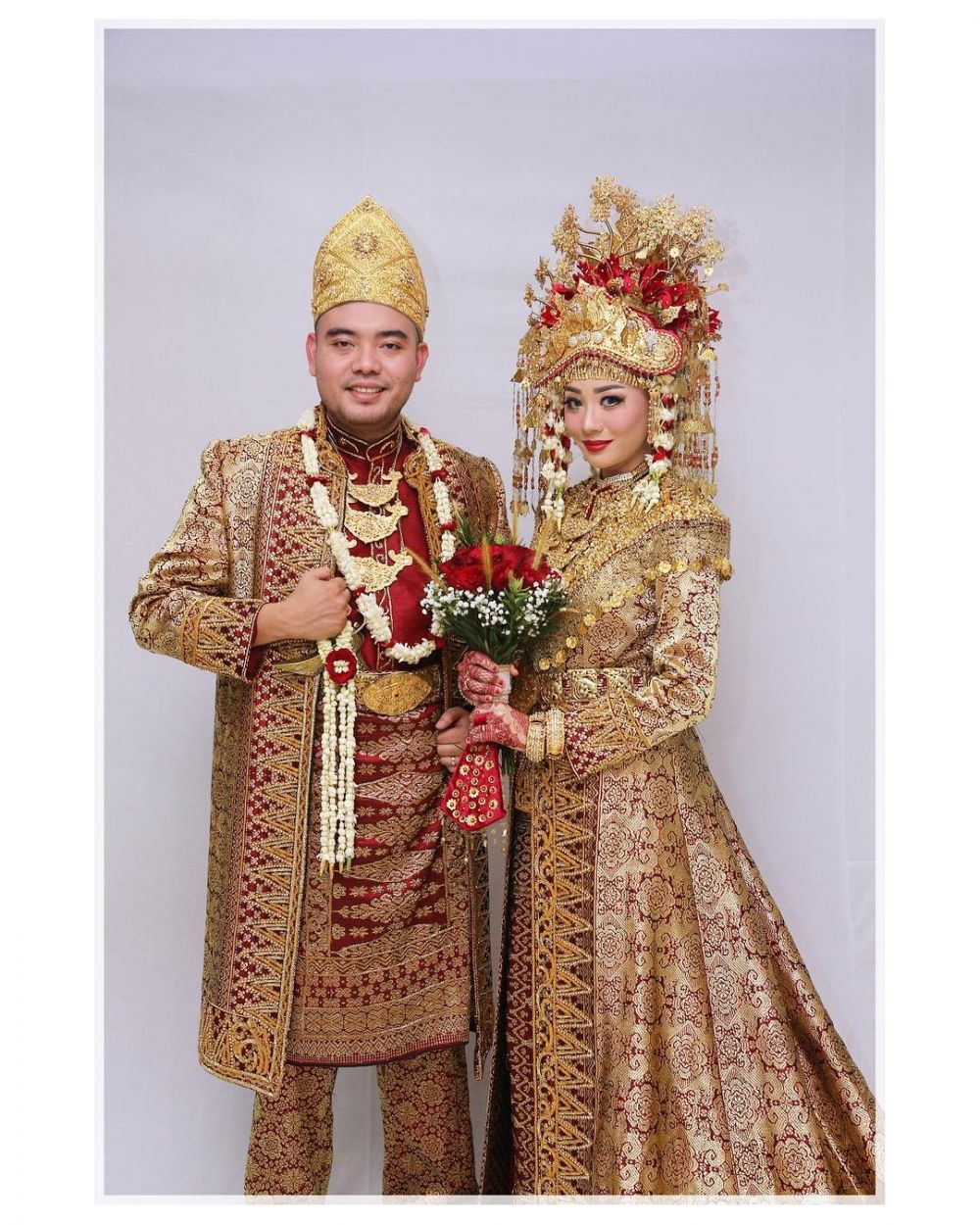 Beda gaya 8 eks member JKT48 saat menikah, terbaru Shinta Naomi