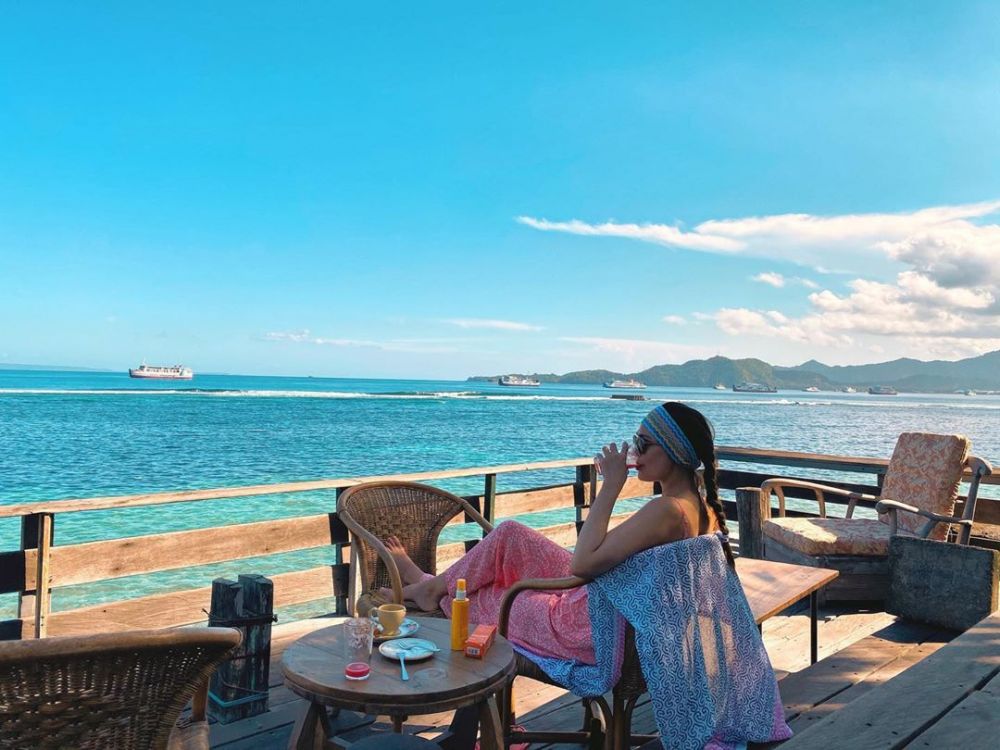 10 Pesona Luna Maya saat jelajah alam, cantiknya natural