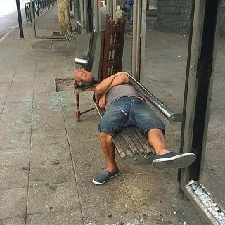 10 Momen lucu lagi bercermin ini bikin lihat dua kali