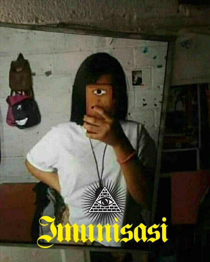 10 Momen lucu lagi bercermin ini bikin lihat dua kali