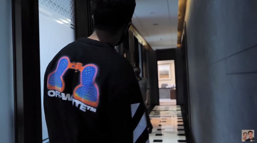 7 Potret ruang kerja Panji Trihatmodjo, padukan nuansa Jawa