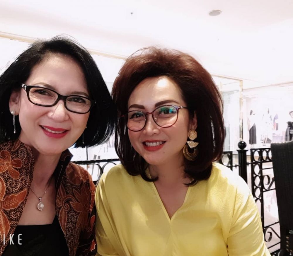 8 Potret Maureen Christy, ibu tiri Nagita Slavina yang jarang tersorot