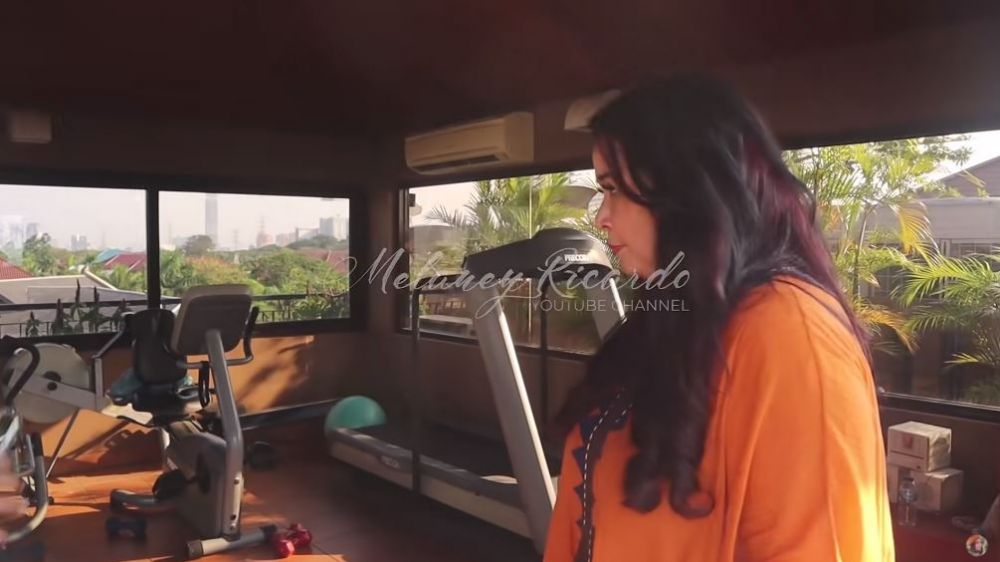 4 Cerita kehidupan Jennifer Jill, pekerjakan 40 ART