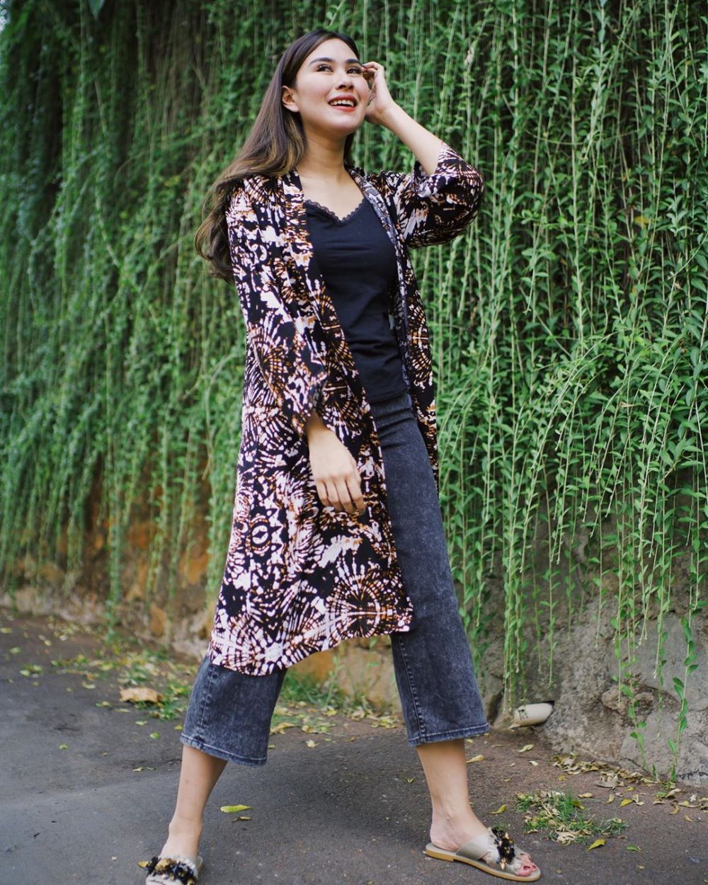 10 Potret terbaru Syahnaz Sadiqah, tampil langsing usai melahirkan