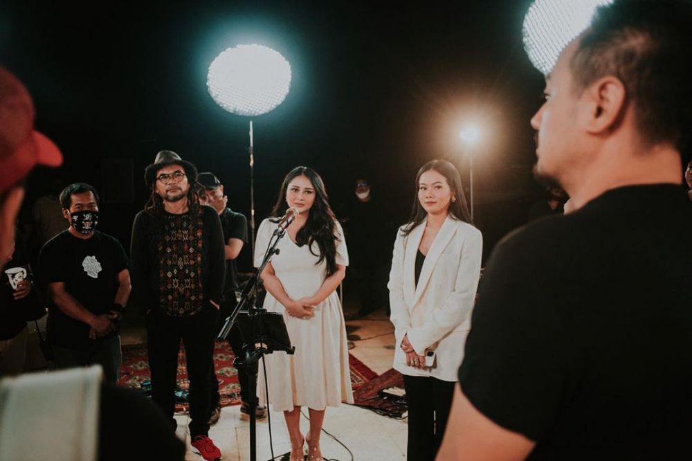 10 Potret aktivitas Mutia Ayu setelah ditinggal Glenn Fredly