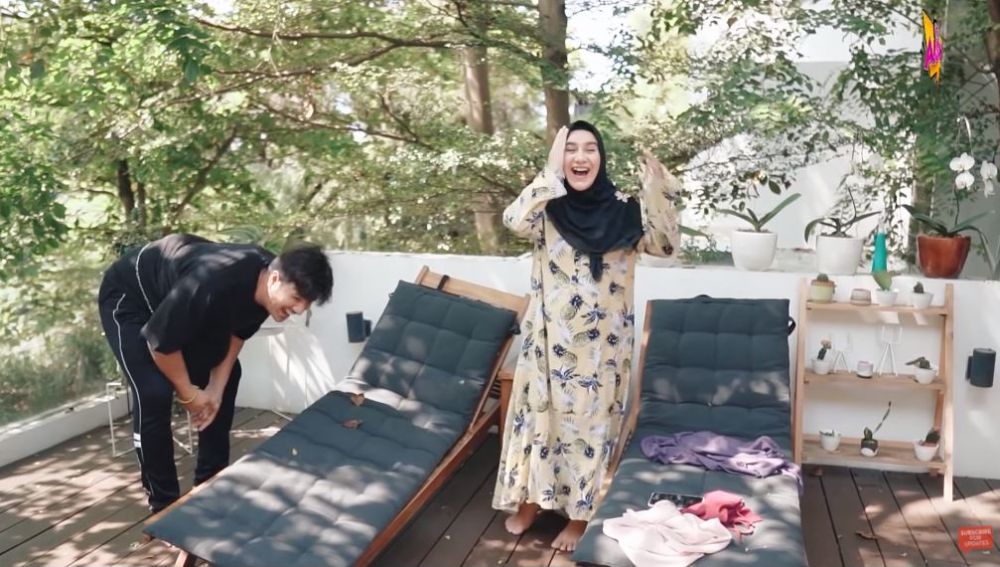 10 Momen lucu Ammar Zoni turuti tantangan istri jadi 'ibu hamil'