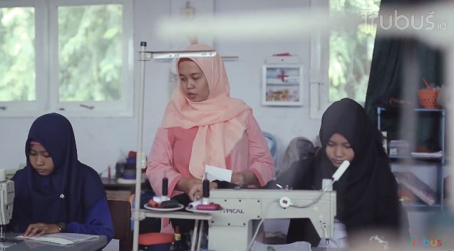 Kisah haru Susi, guru yang rela utang karena bangun sekolah gratis