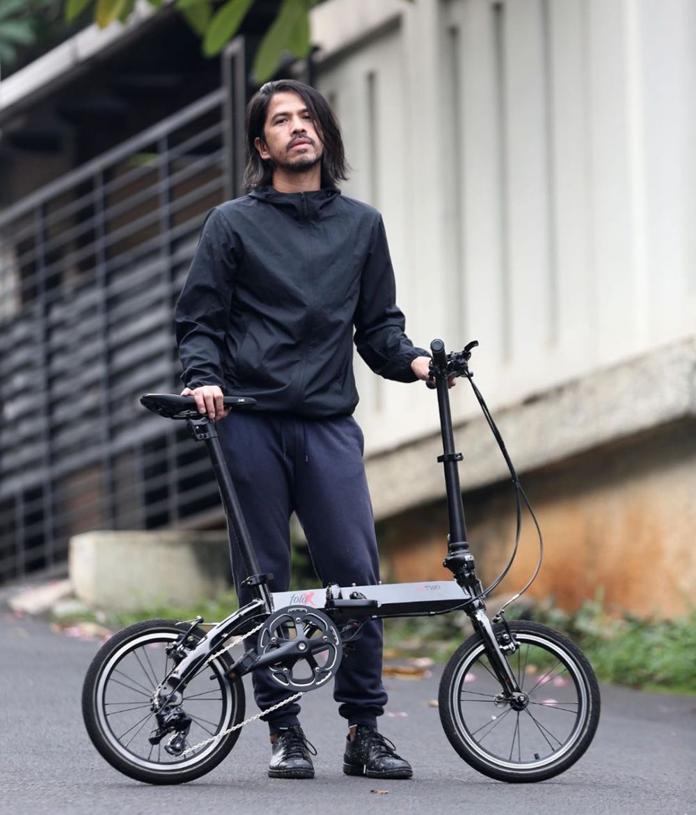 10 Potret aktor Tanah Air tampil brewokan, makin macho