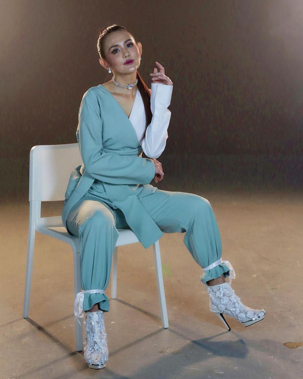 11 Foto Juliana Moechtar saat pemotretan berbagai tema, memesona