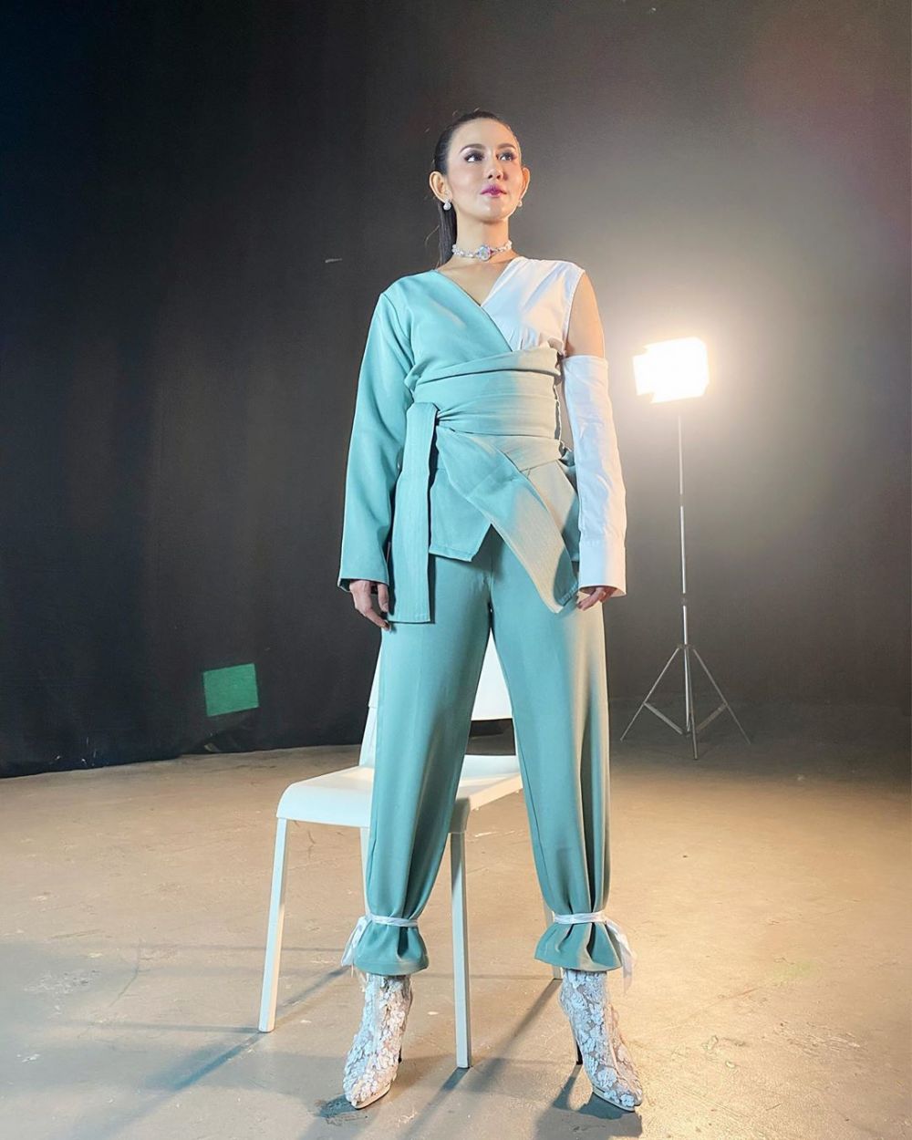 11 Foto Juliana Moechtar saat pemotretan berbagai tema, memesona