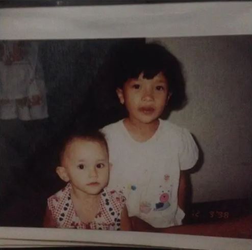 6 Potret masa kecil Dahlia Poland, parasnya bikin pangling