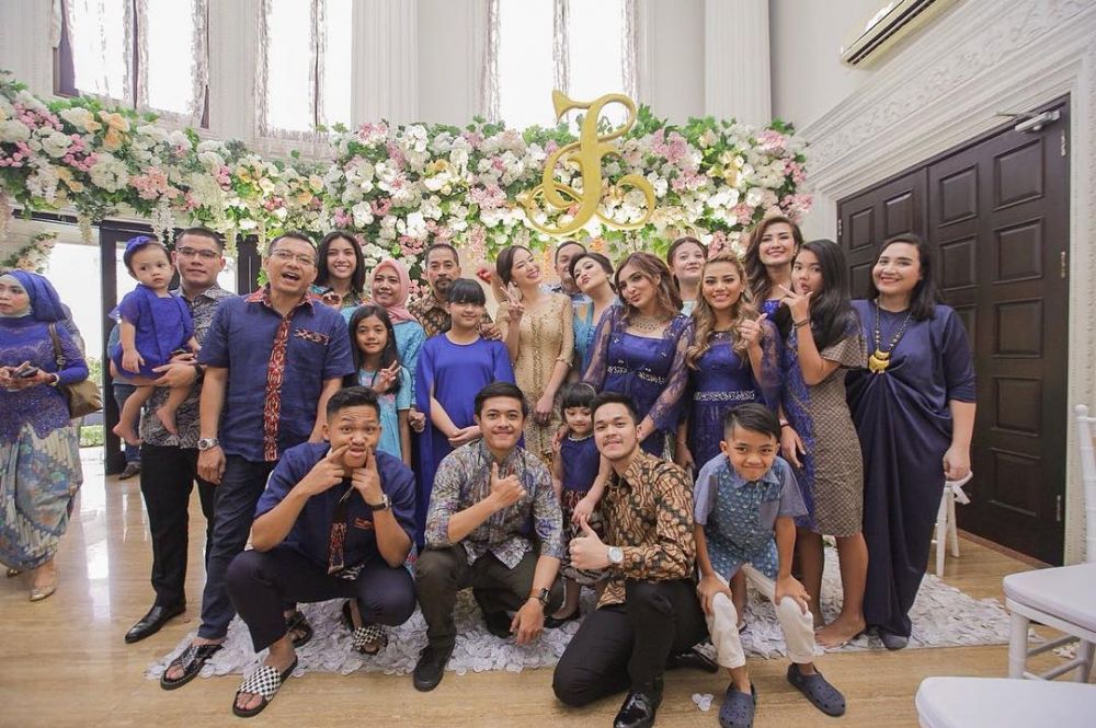 10 Potret Globantara Ibrahim, adik Millendaru yang jarang tersorot