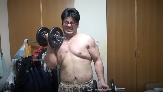 Diet turunkan 68 kg, 10 potret transformasi YouTuber ini bikin takjub