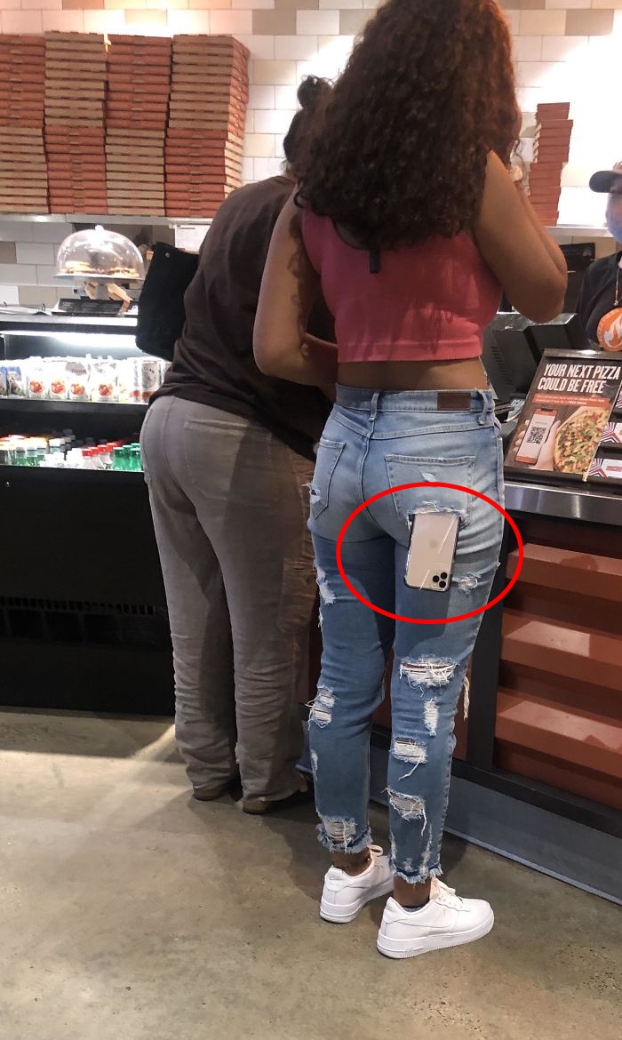 Potret 10 orang pakai fashion absurd ini bikin geli