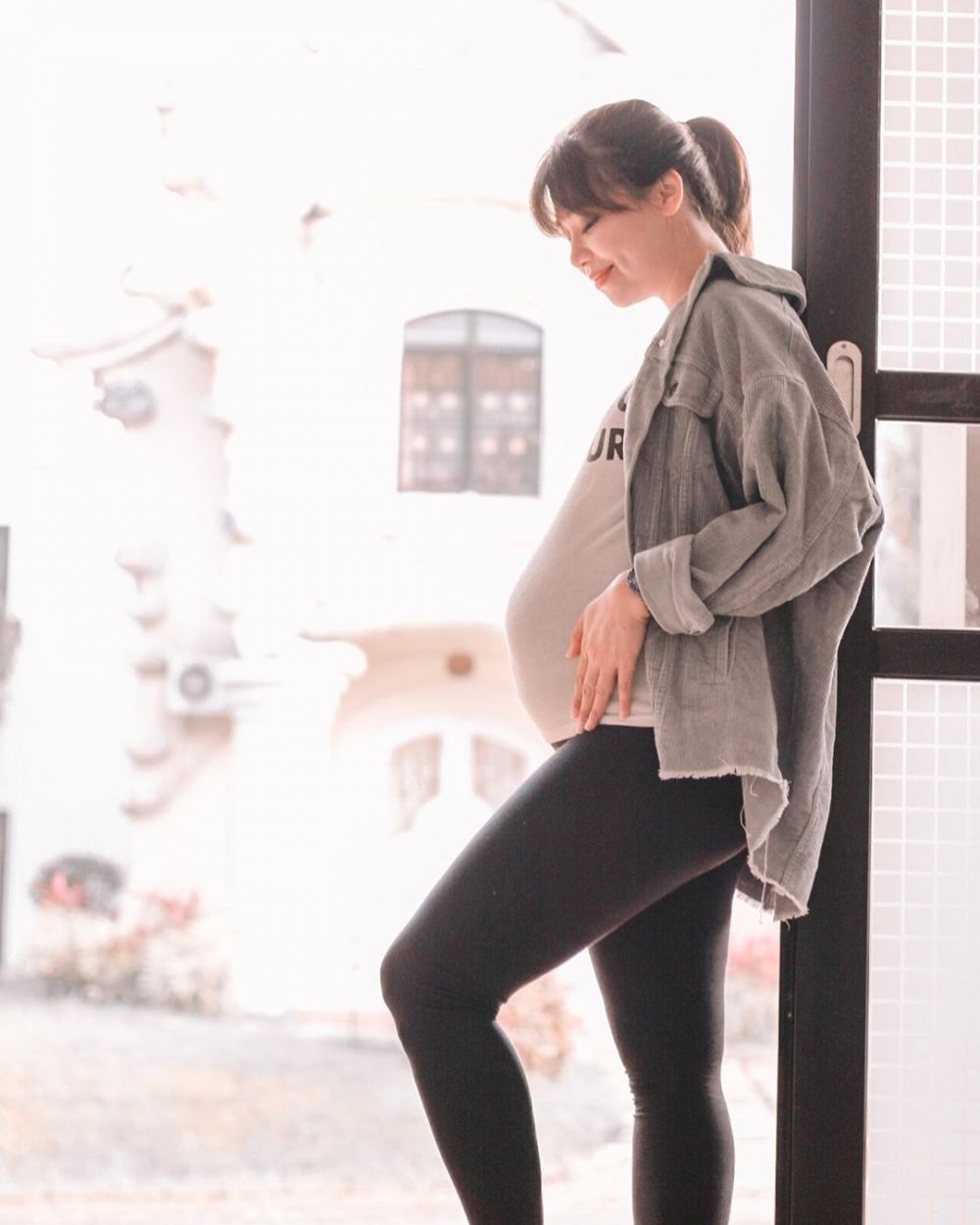 10 Pesona Chaca istri Choky Sitohang saat hamil anak ketiga, stylish
