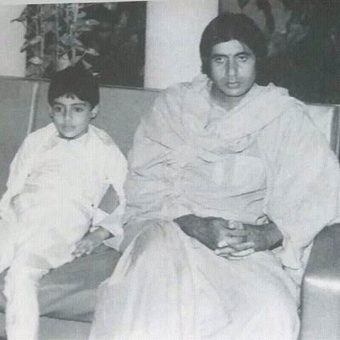 10 Potret kebersamaan Amitabh Bachchan & anak dari dulu hingga kini