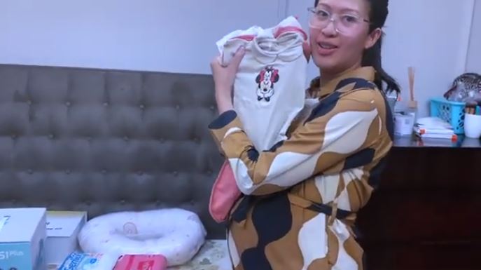 8 Tahun menanti, ini 9 momen Indra Sinaga & istri dikaruniai buah hati