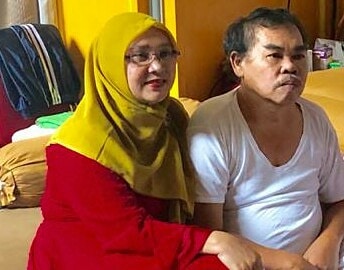 10 Potret Mat Solar 'Bajaj Bajuri' dan istri, penuh kehangatan