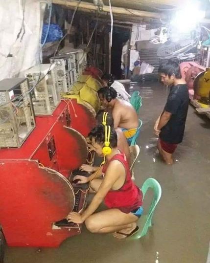 10 Momen lucu orang lagi main game ini bikin gagal paham