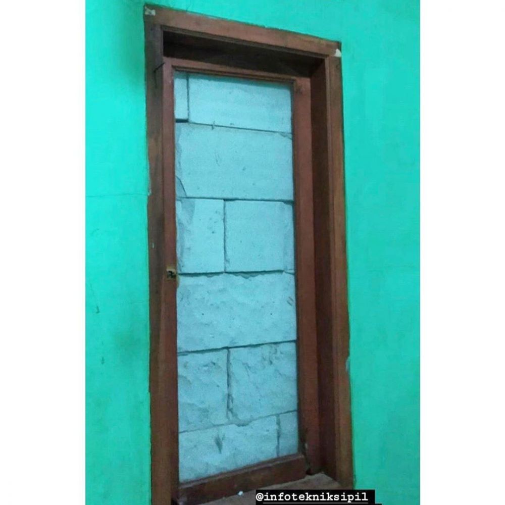 12 Desain nyeleneh jendela rumah, bikin kesal lihatnya