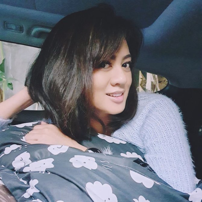 Lama tak ada kabar, ini 7 potret Yeyen Lidya dengan rambut sebahu