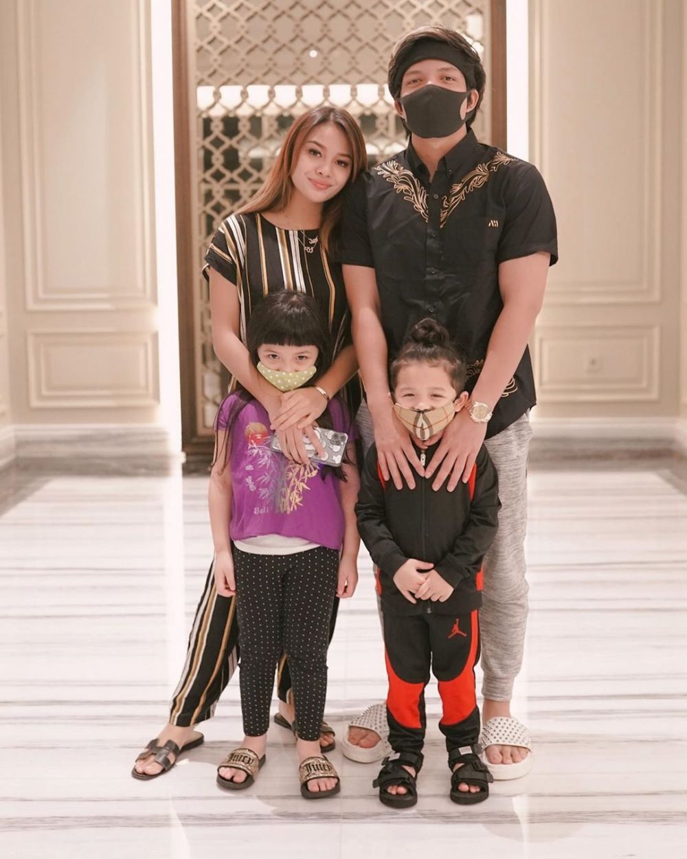 Potret kedekatan 9 seleb bareng calon ipar, Ayu Ting Ting disorot