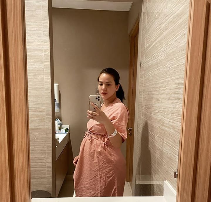 6 Potret Alice Norin melahirkan anak kedua di tanggal cantik