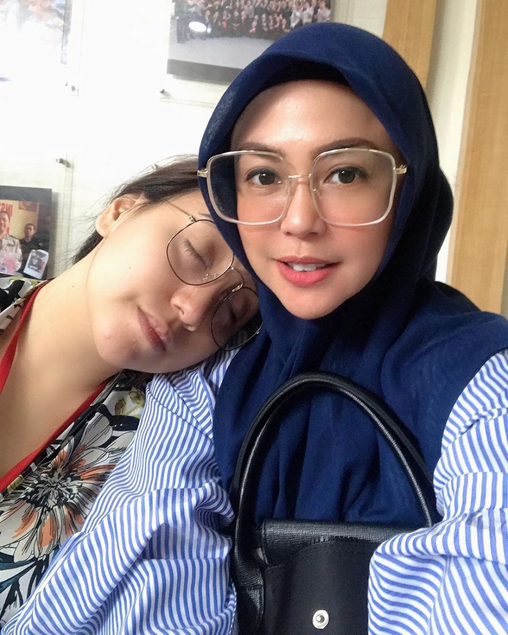 10 Potret kebersamaan Salmafina Sunan dan ibu, punya paras mirip