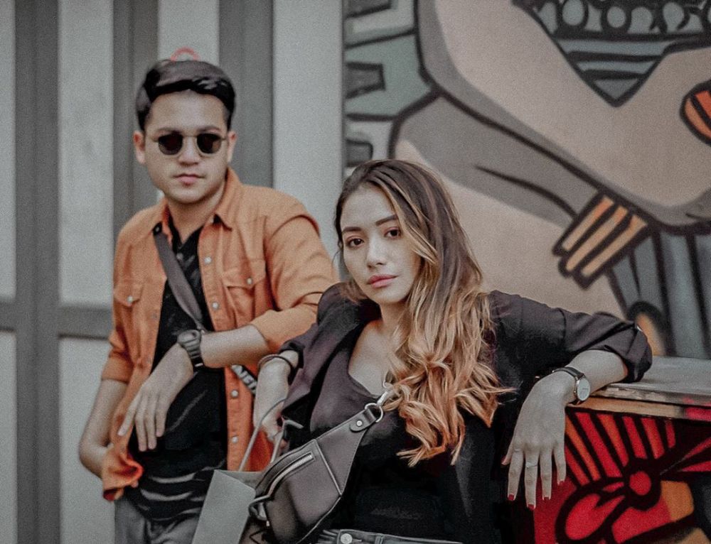 Hamil anak kedua, ini 10 momen romantis Adzana Bing Slamet dan suami