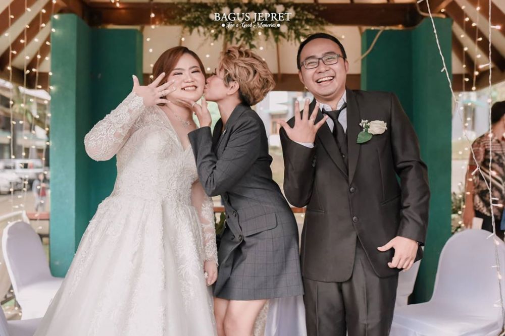 10 Momen Nikita Mirzani nikahkan pasangan secara gratis, mengharukan