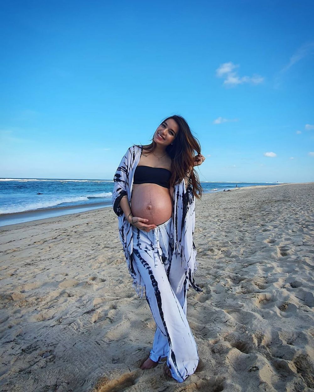 Hamil 30 minggu, ini potret maternity Sheila Marcia yang menawan
