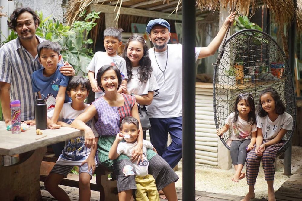 Jarang tersorot, ini 10 potret harmonis Imam Darto dan keluarga