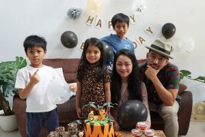 Jarang tersorot, ini 10 potret harmonis Imam Darto dan keluarga