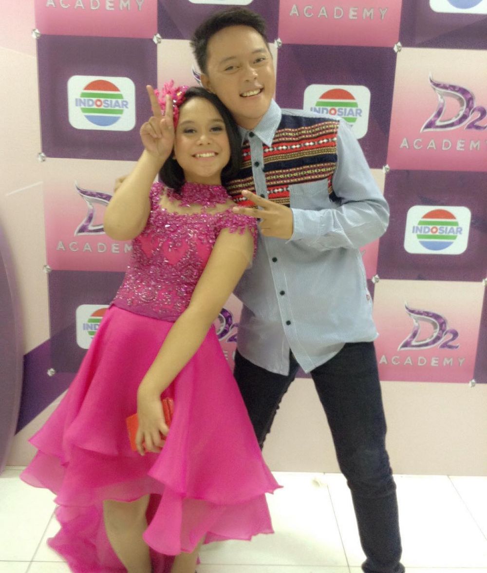 Potret 10 pedangdut tampan di awal karier, Dory Harsa jadi sorotan