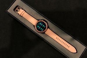 Jam pintar ini punya full fitur kebugaran, pantau kesehatan tiap saat