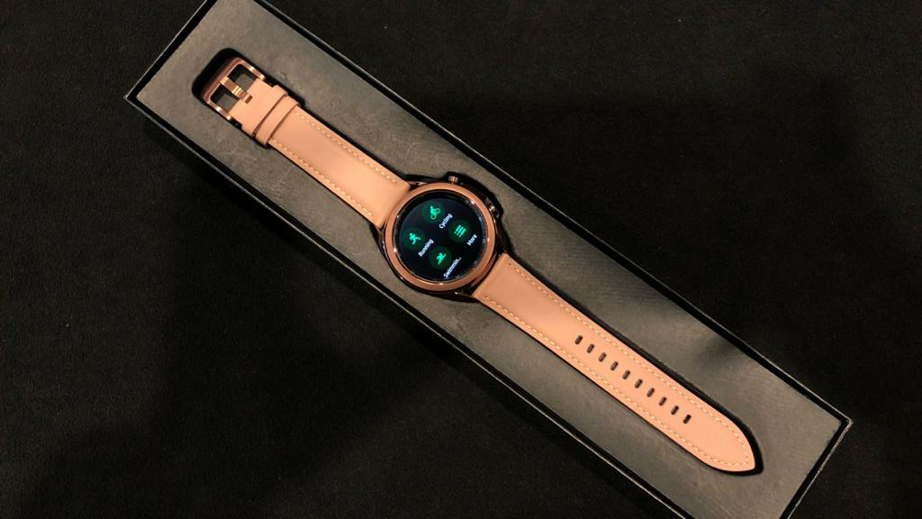 Jam pintar ini punya full fitur kebugaran, pantau kesehatan tiap saat