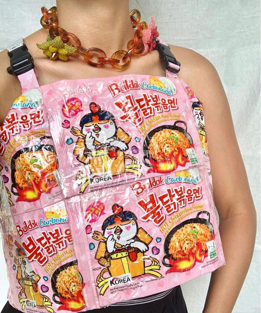 10 Fashion item terbuat dari bungkus makanan, kreatif dan keren