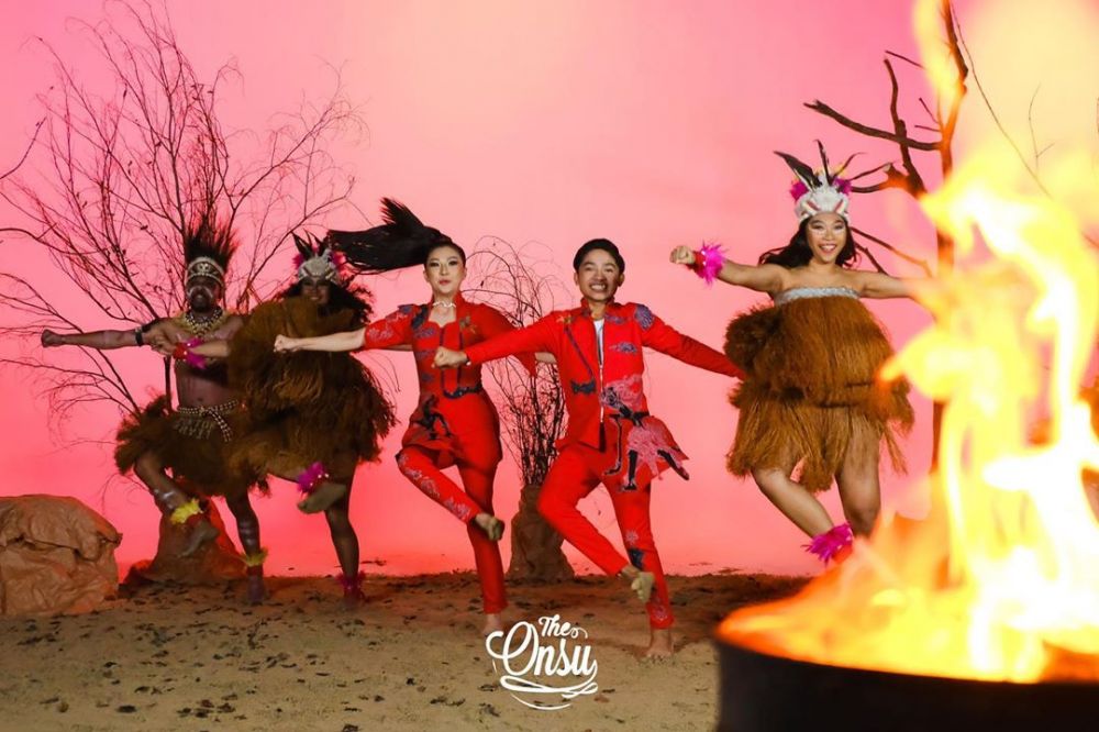 Beda gaya Betrand Peto di 7 video klipnya, makin stylish