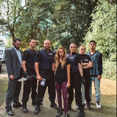  8 Potret terbaru keluarga Jeremy Thomas setelah menetap di London