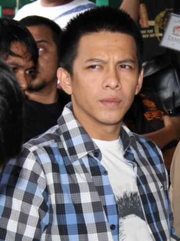 7 Potret lawas Ariel di awal karier, berkarisma sejak dulu