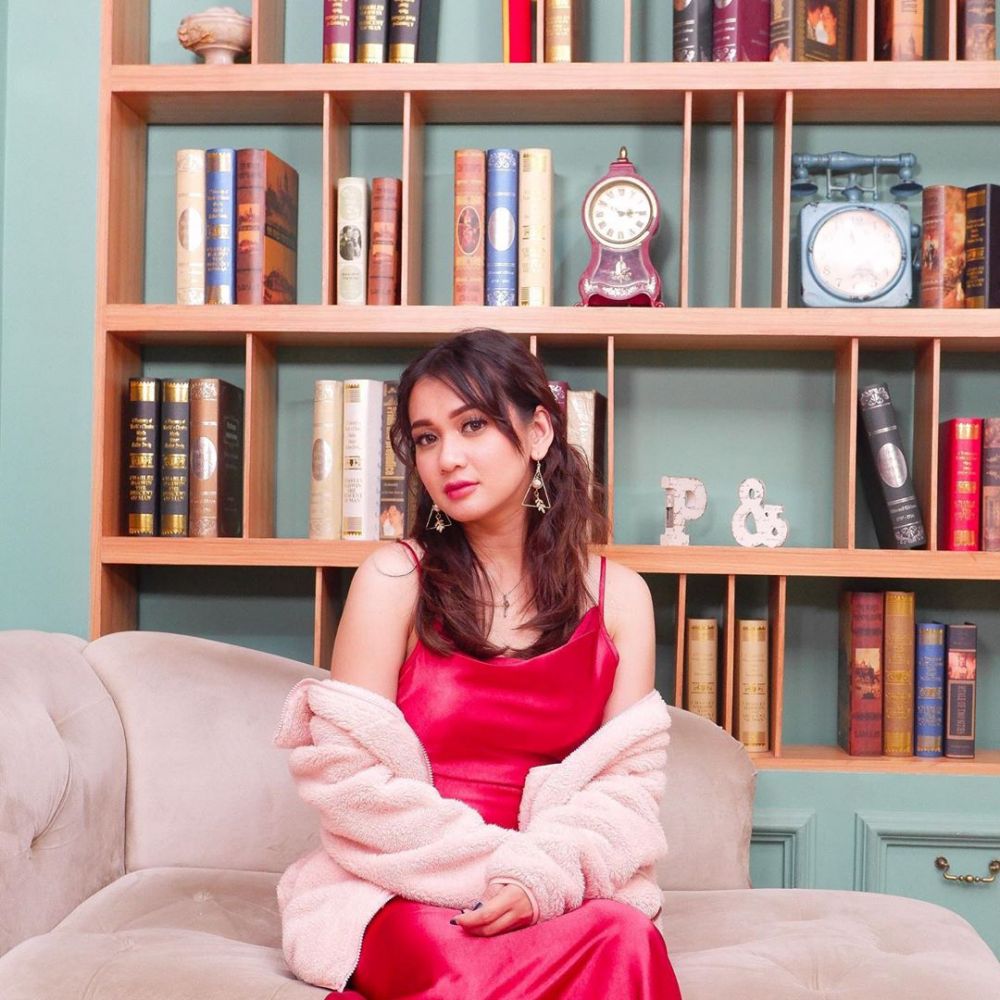 12 Potret transformasi Dea Imut, makin memesona