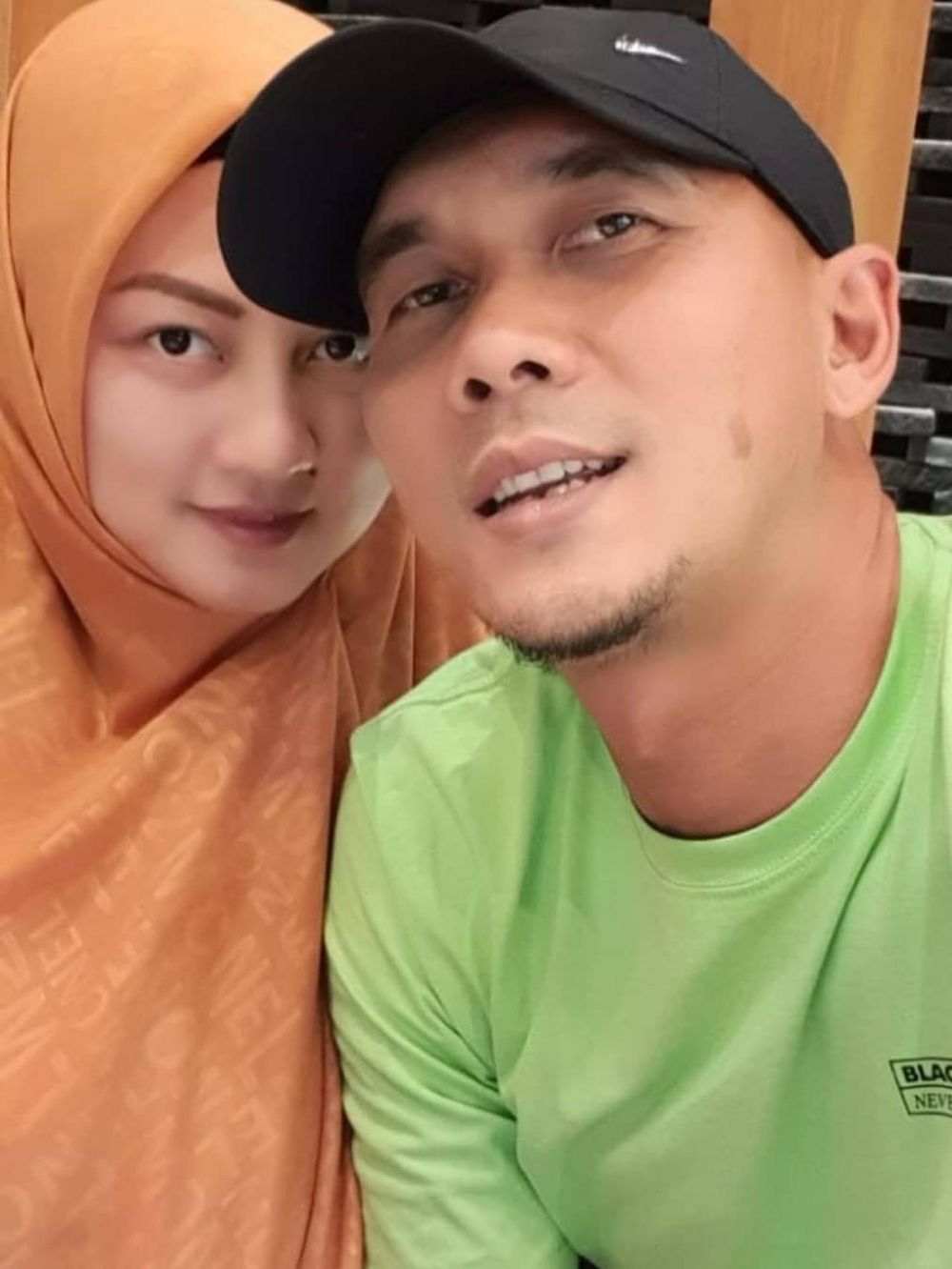 Jarang tersorot, ini 8 potret kebersamaan Markus Horison dan istri