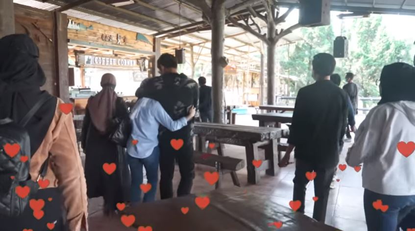 9 Momen Rizky Billar & keluarga liburan ke Bandung, ajak Lesty Kejora